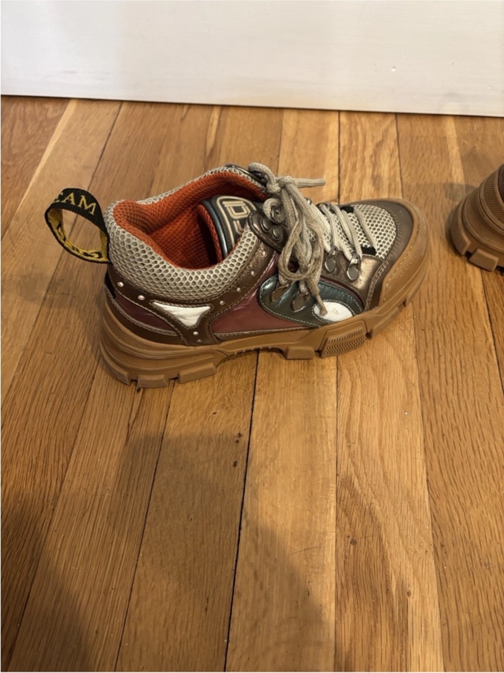 GUCCI Flashtrek Metallic Gold Chunky Sneakers Size 5-Authentic - Picture 7 of 12